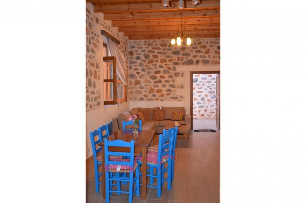 Stone Villa I In Petres Petres  Zewnętrze zdjęcie