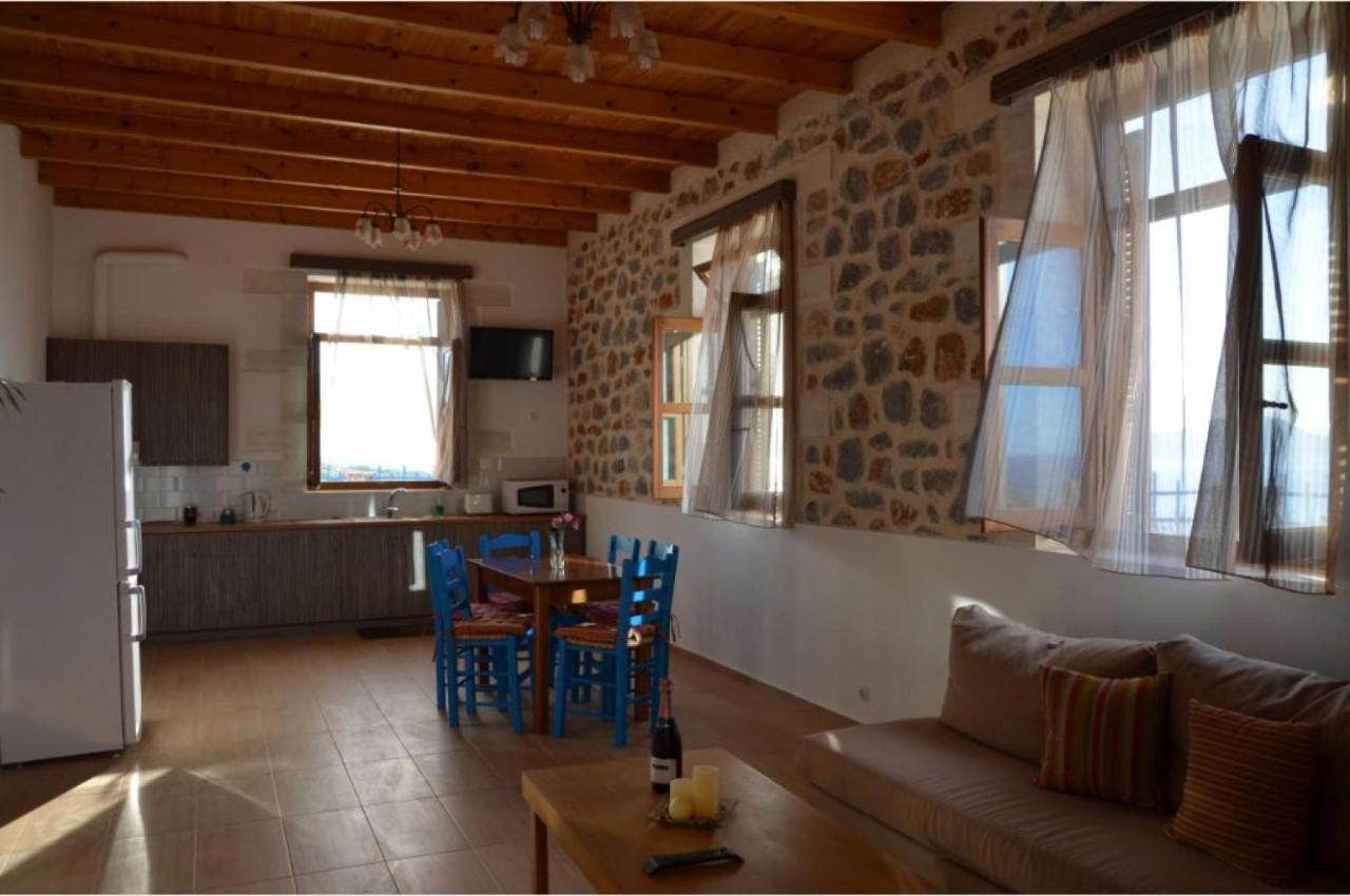 Stone Villa I In Petres Petres  Zewnętrze zdjęcie