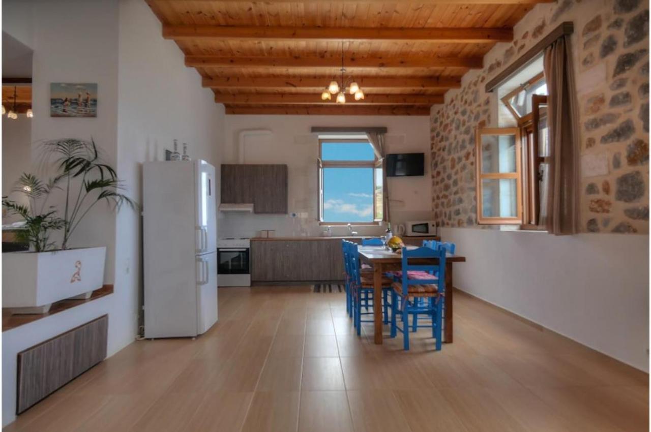 Stone Villa I In Petres Petres  Zewnętrze zdjęcie